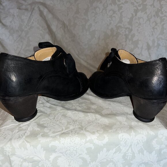 FLUEVOG EAST END TEMPLETON BLACK Single Eyelet Lace-Up Heeled Shoes - LIKE NEW - Picture 12 of 15